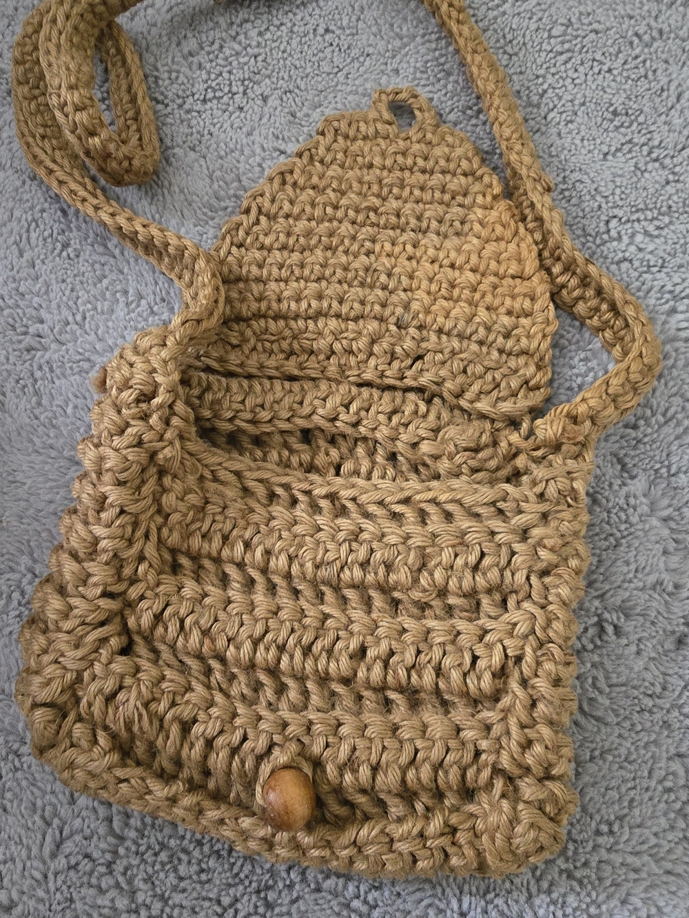 Hand-Crocheted Straw Crossbody Bag in Tan - Lightweight Everyday Style